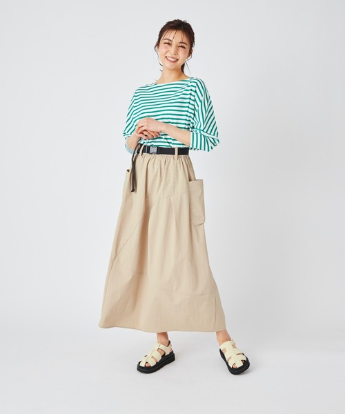 ever closet(エバークローゼット)の「はっ水 ボリュームスカート(スカート・レディース・カーキ/ベージュ・F)」の2枚目の写真