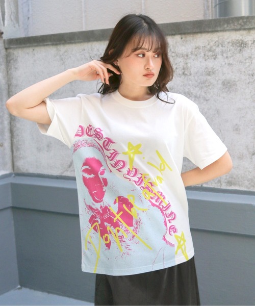 UNIT CHEST（ユニットチェスト）の「【UNIT CHEST】unique unisex T-shirt　VTFAコラボT ”Distiny is mine. ” by RIRIKA TOGUCHI（Tシャツ/カットソー・レディース・ホワイト/ブラック・S/M/L）」の2枚目の写真