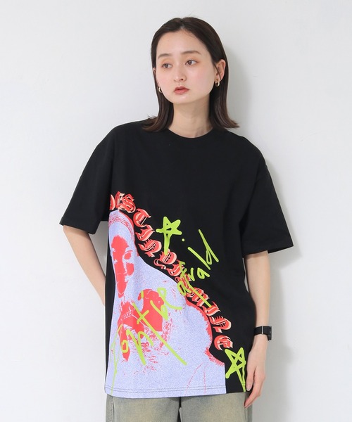 UNIT CHEST（ユニットチェスト）の「【UNIT CHEST】unique unisex T-shirt　VTFAコラボT ”Distiny is mine. ” by RIRIKA TOGUCHI（Tシャツ/カットソー・レディース・ホワイト/ブラック・S/M/L）」の8枚目の写真
