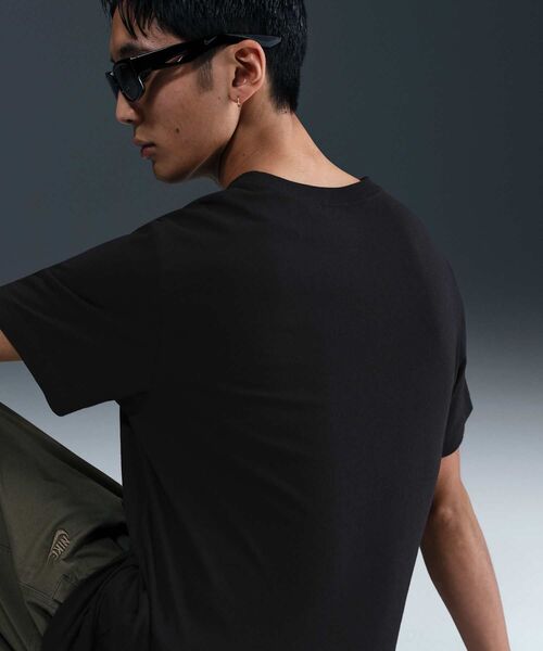 NIKE(ナイキ)の「ナイキ スポーツウェア Tシャツ / Nike Sportswear T-Shirt HV9150-010 Black(Tシャツ/カットソー・メンズ・ブラック・S/M/L/XL/2XL)」の5枚目の写真