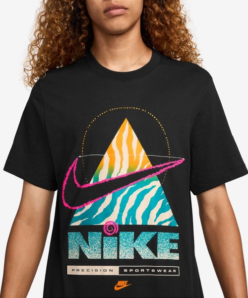 NIKE(ナイキ)の「ナイキ スポーツウェア Tシャツ / Nike Sportswear T-Shirt HV9150-010 Black(Tシャツ/カットソー・メンズ・ブラック・S/M/L/XL/2XL)」の3枚目の写真