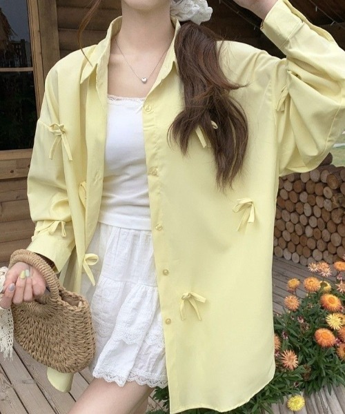 Achic(アシック)の「オーバーサイズフロントシャーリングリボンブラウスシャツ(シャツ/ブラウス・レディース・ブルー/イエロー・M)」の20枚目の写真