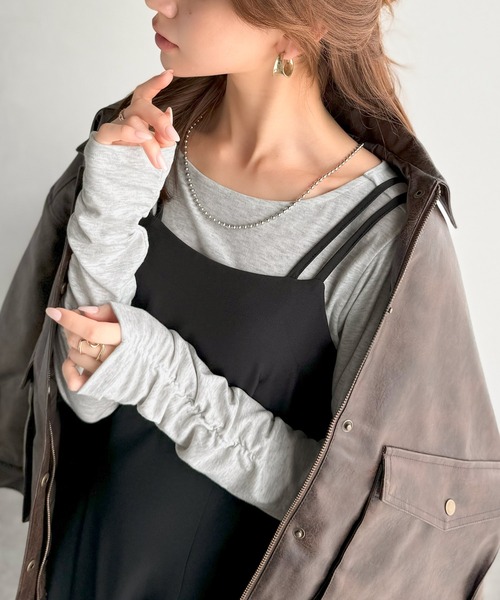 classicalelf(クラシカルエルフ)の「手元にニュアンスをプラス。袖シャーリングボートネックプルオーバー (長袖)(Tシャツ/カットソー・レディース・モカ/ブルー/ブラック/チャコール/オートミール/グレイッシュベージュ・X-LARGE/SMALL/MEDIUM/LARGE)」の5枚目の写真