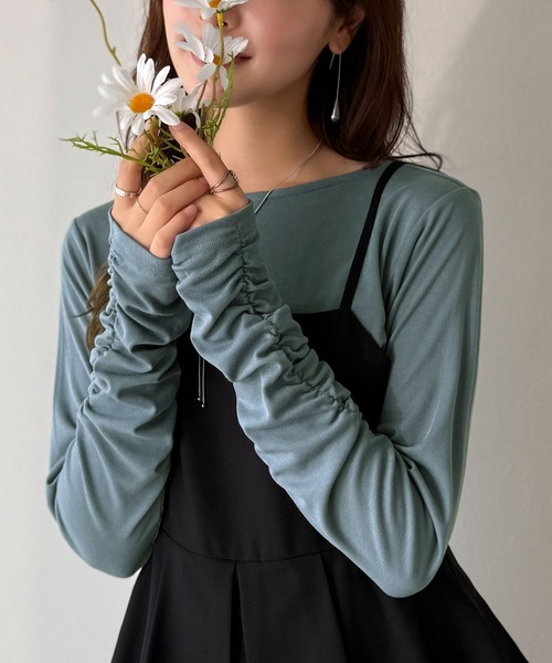 classicalelf(クラシカルエルフ)の「手元にニュアンスをプラス。袖シャーリングボートネックプルオーバー (長袖)(Tシャツ/カットソー・レディース・モカ/ブルー/ブラック/チャコール/オートミール/グレイッシュベージュ・X-LARGE/SMALL/MEDIUM/LARGE)」の13枚目の写真
