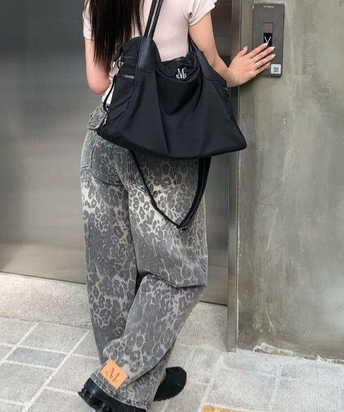 MUCENT（ムセント）の「【日本未発売/WEB限定】MUCENT(ムセント)/3WAY 大容量 ショルダーバッグ トートバッグ クロスバッグ/SIGNATURE LOGO TOTE BAG（ショルダーバッグ・レディース・ブラック・FREE）」の22枚目の写真