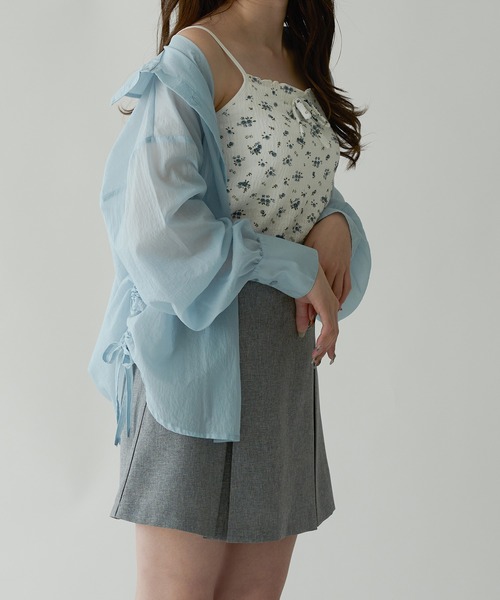 Ambre Neige(アンブルネージュ)の「sheer washer shirring shirt / シアーワッシャーシャーリングシャツ(シャツ/ブラウス・レディース・オフホワイト/ライトブルー・FREE)」の3枚目の写真