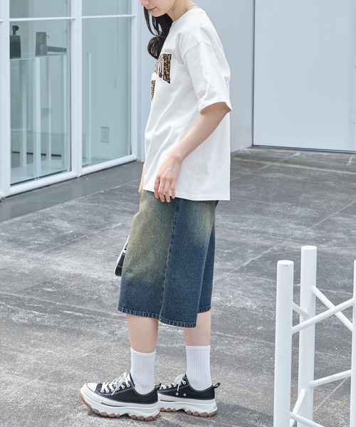MONO-MART(モノマート)の「カレッジレオパードパッチロゴ刺繍半袖Tシャツ(Tシャツ/カットソー・レディース・ブラック/ホワイト/グレイッシュブルー/スミクロ・FREE)」の19枚目の写真