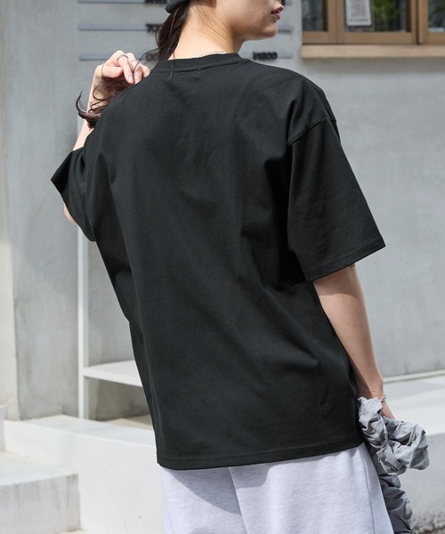 MONO-MART(モノマート)の「カレッジレオパードパッチロゴ刺繍半袖Tシャツ(Tシャツ/カットソー・レディース・ブラック/ホワイト/グレイッシュブルー/スミクロ・FREE)」の5枚目の写真