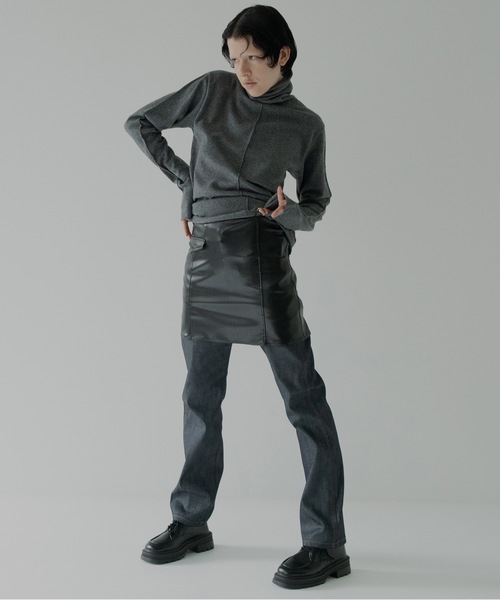 RYU(リュー)の「soft wool t-neck knit(ニット/セーター・メンズ・チャコール/モカ・2/4)」の4枚目の写真