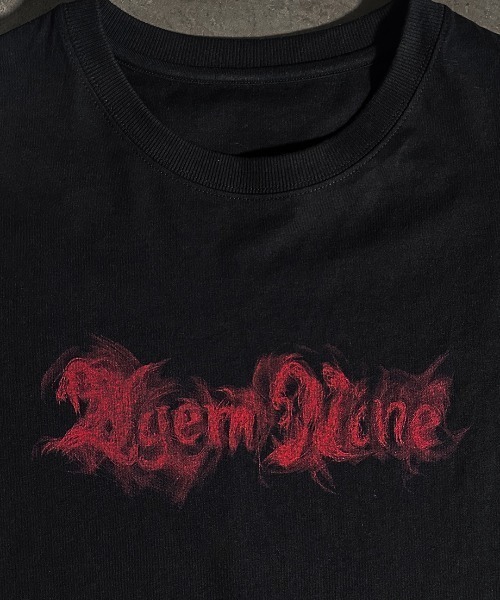 A‘gem 9（エージェムナイン）の「A'GEM/9 × .kom 『A'GEM/9/エージェムナイン』スモークロゴ半袖Tシャツ（Tシャツ/カットソー・メンズ・ブラック×ホワイト/ブラック×レッド・FREE）」の11枚目の写真