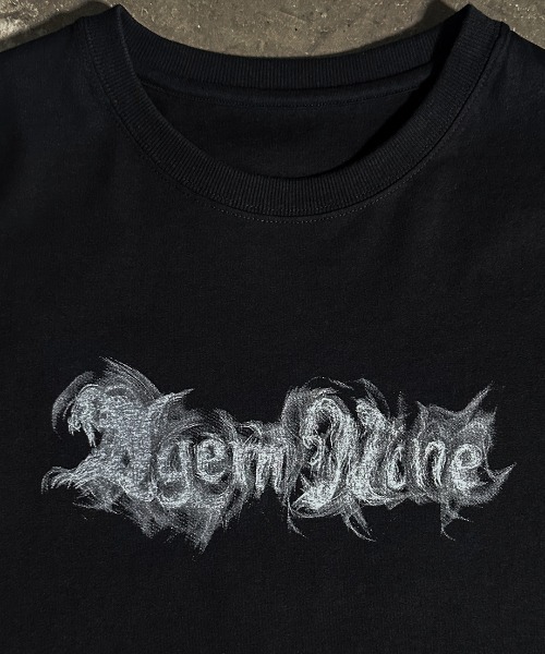 A‘gem 9（エージェムナイン）の「A'GEM/9 × .kom 『A'GEM/9/エージェムナイン』スモークロゴ半袖Tシャツ（Tシャツ/カットソー・メンズ・ブラック×ホワイト/ブラック×レッド・FREE）」の10枚目の写真