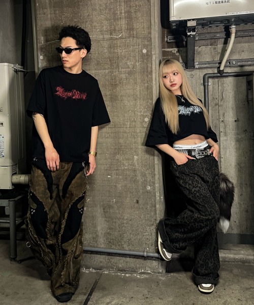 A‘gem 9（エージェムナイン）の「A'GEM/9 × .kom 『A'GEM/9/エージェムナイン』スモークロゴ半袖Tシャツ（Tシャツ/カットソー・メンズ・ブラック×ホワイト/ブラック×レッド・FREE）」の21枚目の写真