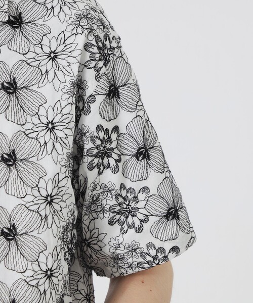 LOVELESS(ラブレス)の「フラワーエンブロイダリーオープンカラーショートスリーブシャツ(シャツ/ブラウス・メンズ・オフホワイト/ブラック・L/M)」の11枚目の写真