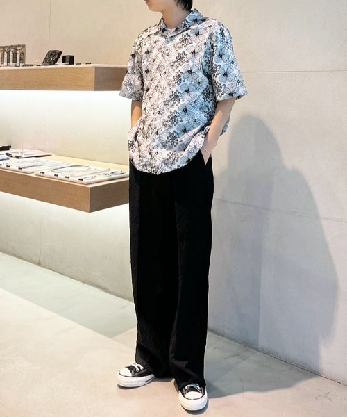 LOVELESS(ラブレス)の「フラワーエンブロイダリーオープンカラーショートスリーブシャツ(シャツ/ブラウス・メンズ・オフホワイト/ブラック・L/M)」の3枚目の写真