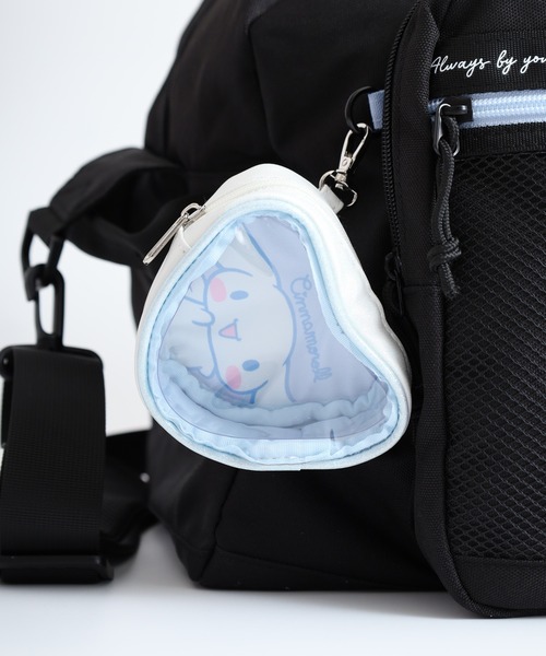 sanrio(サンリオ)の「RBサンリオポリメッシュハートポーチ付トラベルB(ボストンバッグ・レディース・ブラック系/ブラック系1/ブラック・FREE)」の5枚目の写真