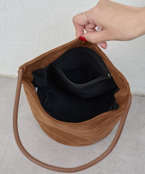 SHENERY（シーナリー）の「《復活！WEB限定》スエードライクバッグ（トートバッグ・レディース・ブラウン/ブラック/レッド・FREE）」の7枚目の写真