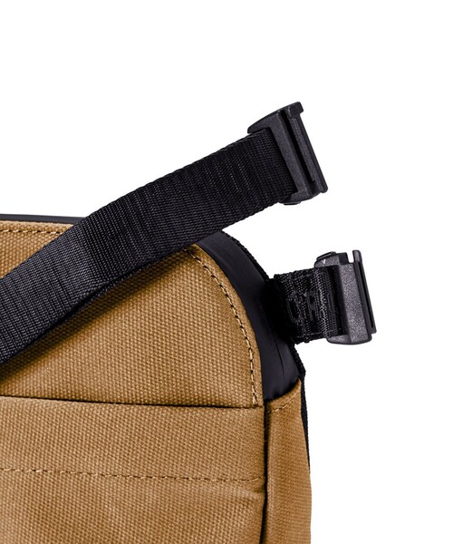 UCON ACROBATICS（ユーコンアクロバティックス）の「【UCON ACROBATICS】Melvin Medium Phantom（ショルダーバッグ・メンズ・キャメル/グレイッシュブルー/チャコールグレー・FREE）」の11枚目の写真