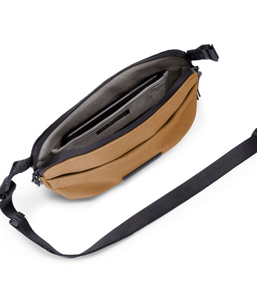 UCON ACROBATICS（ユーコンアクロバティックス）の「【UCON ACROBATICS】Melvin Medium Phantom（ショルダーバッグ・メンズ・キャメル/グレイッシュブルー/チャコールグレー・FREE）」の10枚目の写真