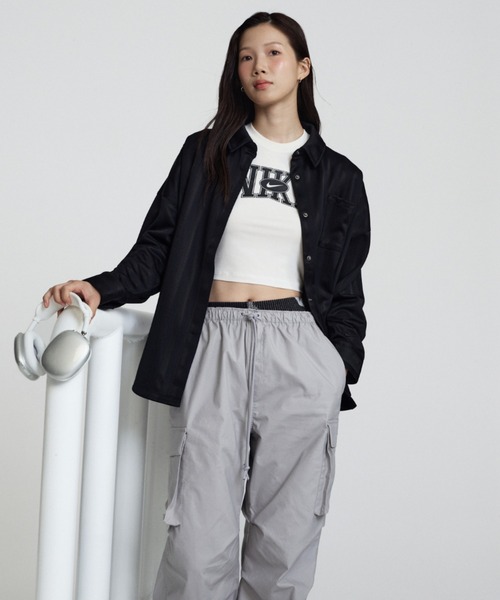 NIKE（ナイキ）の「ナイキ スポーツウェア ウィメンズ スリム クロップド Tシャツ / Nike Sportswear Women's Slim Cropped T-Shirt HQ1710-133 Sail（Tシャツ/カットソー・レディース・クリーム・XS/S/M/L/XL）」の14枚目の写真