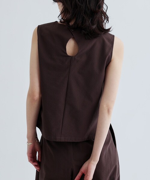 GALLEST（ギャレスト）の「【セットアップ可能】ストライプサッカーフリルブラウス【洗える/カセット服】（シャツ/ブラウス・レディース・ブラック/ブラウン系その他・38）」の5枚目の写真