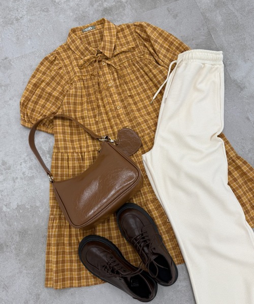 kutir（クティール）の「kutirlune／【ハートチャーム付き】2WAYダブルジップハーフムーンショルダーバッグ（ショルダーバッグ・レディース・ブラック/ブラウン/ボルドー/ダークブラウン・FREE）」の11枚目の写真