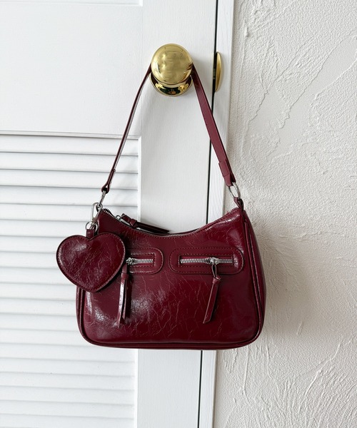 kutir（クティール）の「kutirlune／【ハートチャーム付き】2WAYダブルジップハーフムーンショルダーバッグ（ショルダーバッグ・レディース・ブラック/ブラウン/ボルドー/ダークブラウン・FREE）」の12枚目の写真