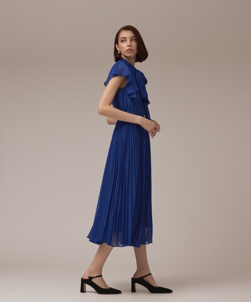 GRACE CONTINENTAL（グレースコンチネンタル）の「ボウタイプリーツドレス（ワンピース・レディース・ベージュ/ブラック/ブルー・38/36）」の18枚目の写真