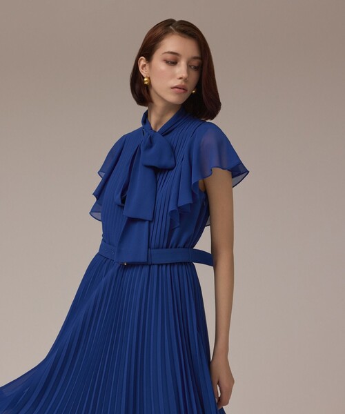 GRACE CONTINENTAL（グレースコンチネンタル）の「ボウタイプリーツドレス（ワンピース・レディース・ベージュ/ブラック/ブルー・38/36）」の20枚目の写真