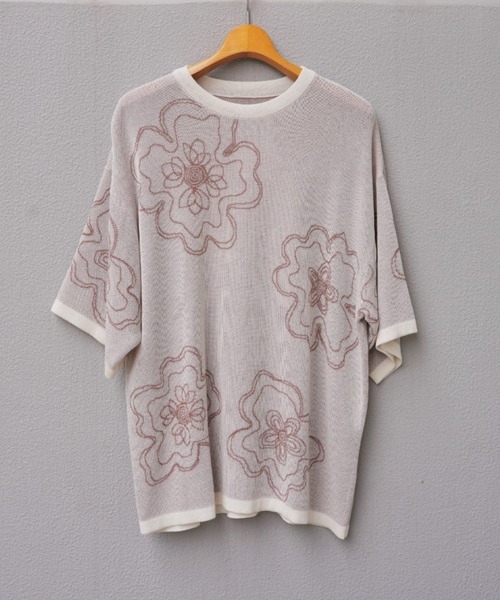 BEAVER(ビーバー)の「B omnivore/ビーオムニボー RNフラワー総柄JQD クルーネックS/S(Tシャツ/カットソー・メンズ・ホワイト/グレー・M/L/XL)」の3枚目の写真