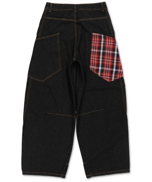 SPINNS（スピンズ）の「バルーンデニムパンツ/チェック/カーブ・バレルシルエット（デニムパンツ・メンズ・ネイビー系1/ネイビー系/ブラック×レッド・L/M）」の4枚目の写真