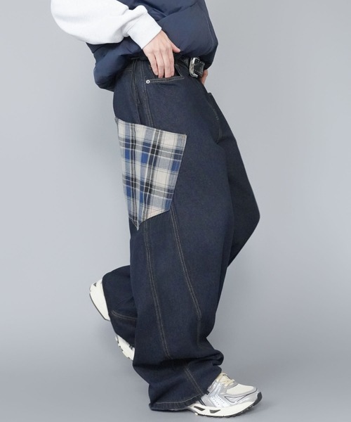 SPINNS(スピンズ)の「ライトオンスサマーデニムバルーンワイドパンツ/チェックポケットデザイン/ユニセックス(デニムパンツ・メンズ・ネイビー系1/ネイビー系/ブラック×レッド・L/M)」の10枚目の写真
