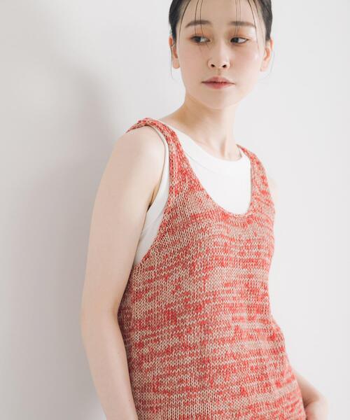 URBAN RESEARCH(アーバンリサーチ)の「リネン混ノースリーブニット(ニット/セーター・レディース・ブラック/グレー系その他/レッド・FREE)」の3枚目の写真