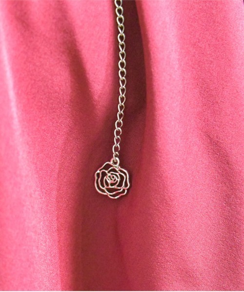 axes femme（アクシーズファム）の「連釦×チェーン付きケープブラウス（シャツ/ブラウス・レディース・ネイビー/キナリ/レッド・FREE）」の10枚目の写真