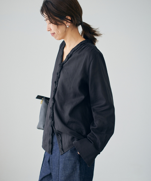 IENA タックフリルブラウス　ブラック 追加》タックフリルブラウス（シャツ/ブラウス）｜IENA（イエナ