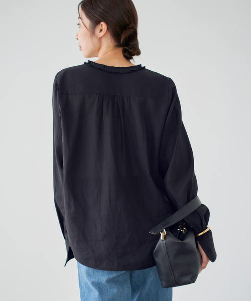 IENA タックフリルブラウス　ブラック 追加》タックフリルブラウス（シャツ／ブラウス）｜IENA（イエナ