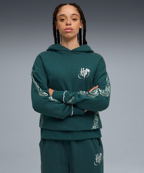 PUMA(プーマ)の「PUMA プーマ ウィメンズ バスケットボール Hoops x ハリーポッター フーディ(Tシャツ/カットソー・レディース・グリーン・X-SMALL/LARGE/SMALL/MEDIUM)」の1枚目の写真