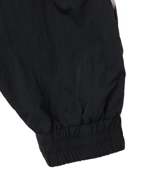 NEW BALANCE（ニューバランス）の「New Balance WIND JACKET / ニューバランス ウインドジャケット（ナイロンジャケット・メンズ・ブラック/グレー・S/M/L/XL/XXL）」の9枚目の写真