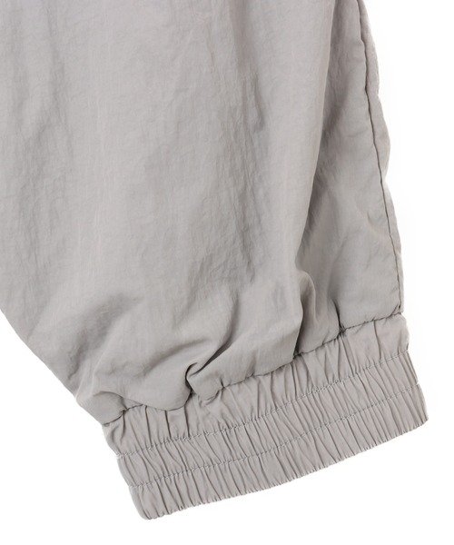 NEW BALANCE（ニューバランス）の「New Balance WIND JACKET / ニューバランス ウインドジャケット（ナイロンジャケット・メンズ・ブラック/グレー・S/M/L/XL/XXL）」の3枚目の写真