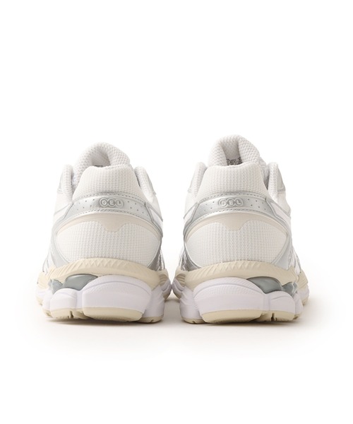 ASICS(アシックス)の「asics GEL-CUMULUS 16 / アシックス ゲル-キュムラス 16(スニーカー・メンズ・ホワイト・24.0cm/23.5cm/23.0cm/29.5cm/29.0cm/28.5cm/28.0cm/27.5cm/27.0cm/26.5cm/26.0cm/25.5cm/25.0cm/24.5cm)」の3枚目の写真