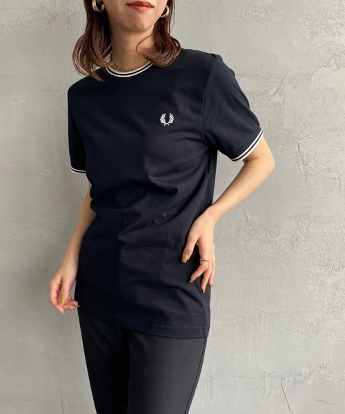FRED PERRY（フレッドペリー）の「[FRED PERRY/フレッドペリー] ツインティップライン ワンポイントロゴ刺繍Tシャツ M1588（Tシャツ/カットソー・レディース・ブラック/ホワイト/ネイビー・XL/L/M/S/XS）」の11枚目の写真