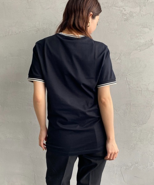 FRED PERRY（フレッドペリー）の「[FRED PERRY/フレッドペリー] ツインティップライン ワンポイントロゴ刺繍Tシャツ M1588（Tシャツ/カットソー・レディース・ブラック/ホワイト/ネイビー・XL/L/M/S/XS）」の13枚目の写真