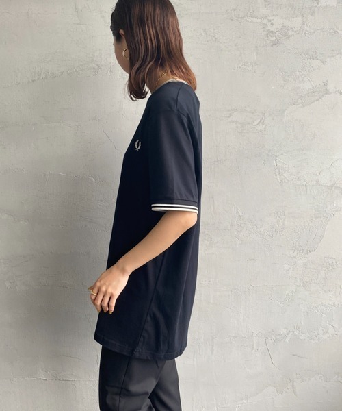 FRED PERRY（フレッドペリー）の「[FRED PERRY/フレッドペリー] ツインティップライン ワンポイントロゴ刺繍Tシャツ M1588（Tシャツ/カットソー・レディース・ブラック/ホワイト/ネイビー・XL/L/M/S/XS）」の22枚目の写真