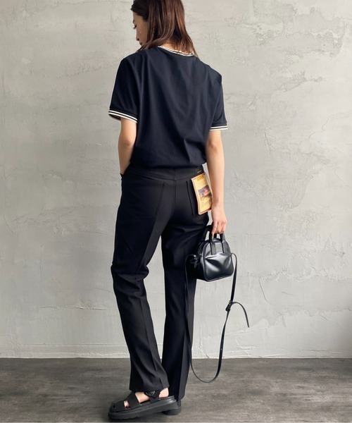 FRED PERRY（フレッドペリー）の「[FRED PERRY/フレッドペリー] ツインティップライン ワンポイントロゴ刺繍Tシャツ M1588（Tシャツ/カットソー・レディース・ブラック/ホワイト/ネイビー・XL/L/M/S/XS）」の10枚目の写真