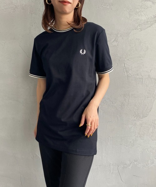 FRED PERRY（フレッドペリー）の「[FRED PERRY/フレッドペリー] ツインティップライン ワンポイントロゴ刺繍Tシャツ M1588（Tシャツ/カットソー・レディース・ブラック/ホワイト/ネイビー・XL/L/M/S/XS）」の18枚目の写真