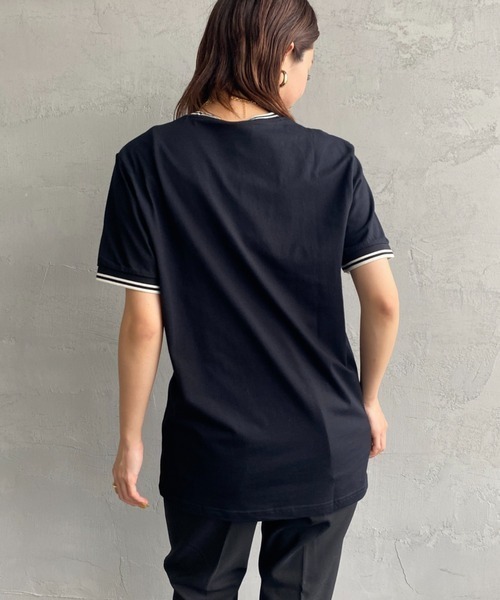 FRED PERRY（フレッドペリー）の「[FRED PERRY/フレッドペリー] ツインティップライン ワンポイントロゴ刺繍Tシャツ M1588（Tシャツ/カットソー・レディース・ブラック/ホワイト/ネイビー・XL/L/M/S/XS）」の20枚目の写真