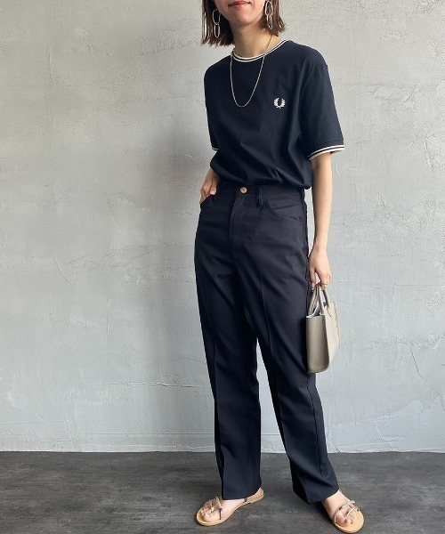 FRED PERRY（フレッドペリー）の「[FRED PERRY/フレッドペリー] ツインティップライン ワンポイントロゴ刺繍Tシャツ M1588（Tシャツ/カットソー・レディース・ブラック/ホワイト/ネイビー・XL/L/M/S/XS）」の16枚目の写真