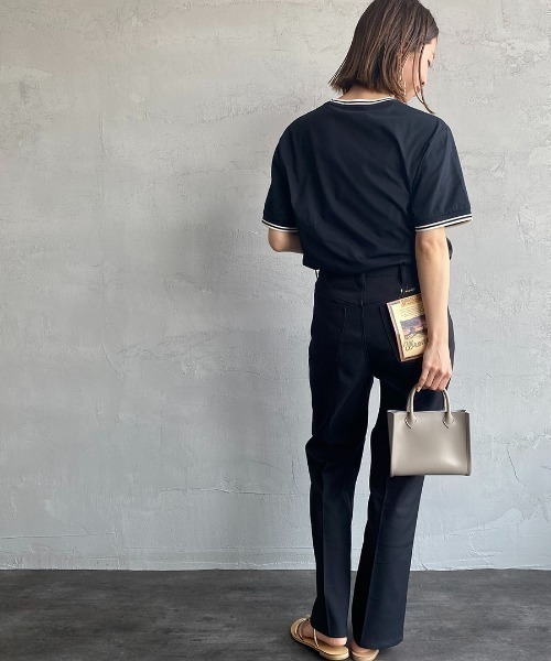 FRED PERRY（フレッドペリー）の「[FRED PERRY/フレッドペリー] ツインティップライン ワンポイントロゴ刺繍Tシャツ M1588（Tシャツ/カットソー・レディース・ブラック/ホワイト/ネイビー・XL/L/M/S/XS）」の17枚目の写真