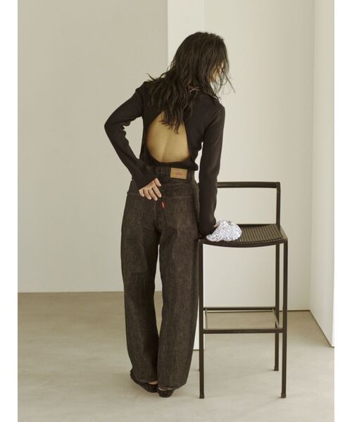 Ungrid(アングリッド)の「タックデザインカーブデニム(デニムパンツ・レディース・ブラック/ブルー・26inch/25inch/24inch)」の5枚目の写真