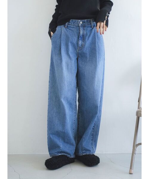 Ungrid(アングリッド)の「タックデザインカーブデニム(デニムパンツ・レディース・ブラック/ブルー・26inch/25inch/24inch)」の8枚目の写真