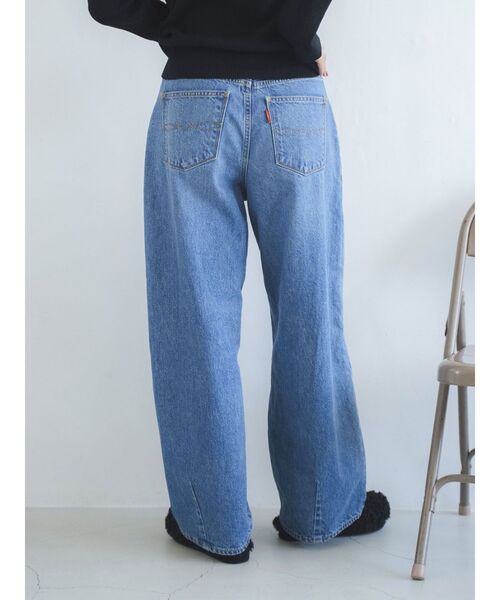 Ungrid(アングリッド)の「タックデザインカーブデニム(デニムパンツ・レディース・ブラック/ブルー・26inch/25inch/24inch)」の10枚目の写真